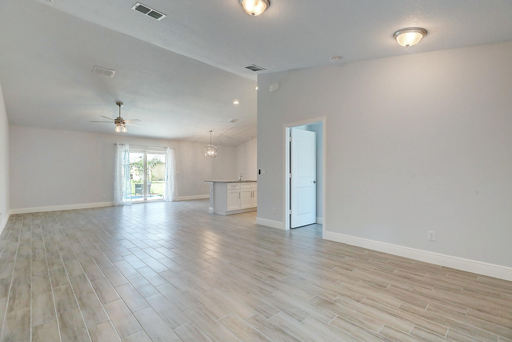 2352 Sw Plum Court - Photo 5