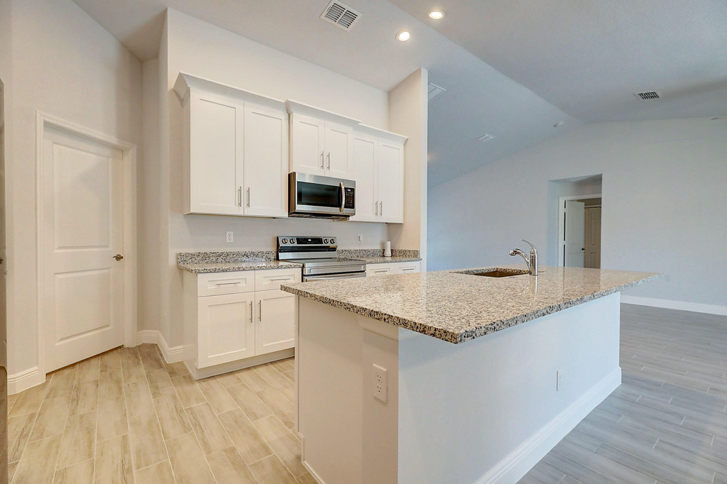 2352 Sw Plum Court - Photo 14