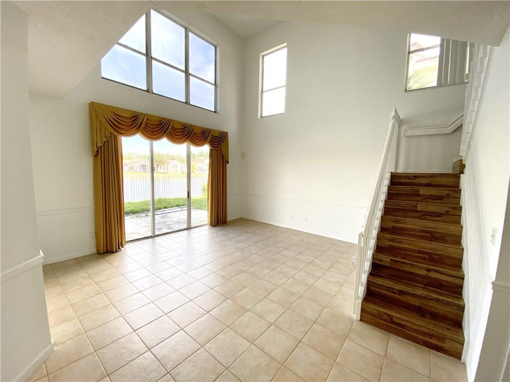 11135 Nw 46th Drive - Photo 2