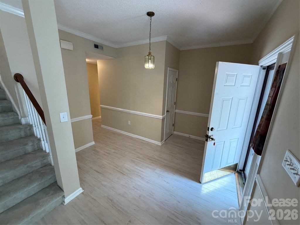 9423 Fairmead Drive - Photo 2