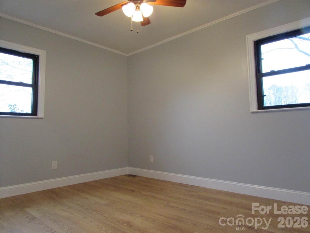 2725 Sloop Road - Photo 5