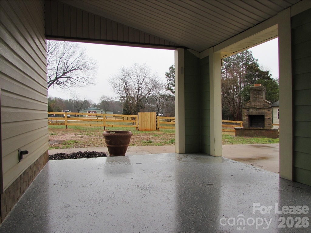 2725 Sloop Road - Photo 9