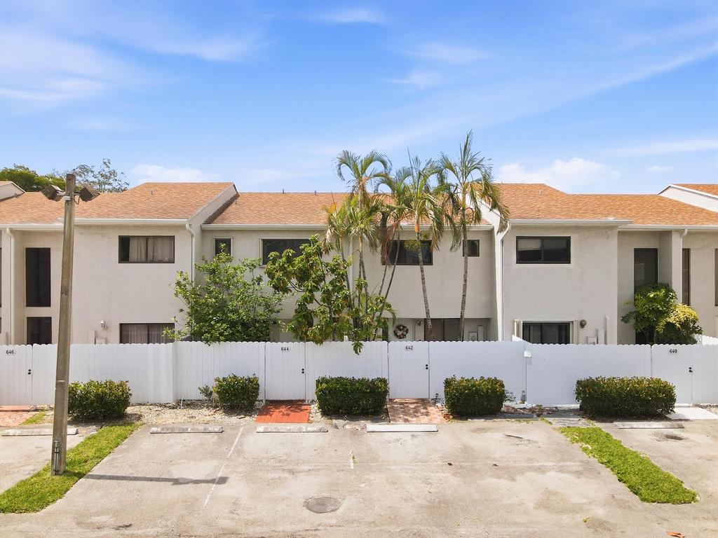 644 Ne 195th Street - Photo 25