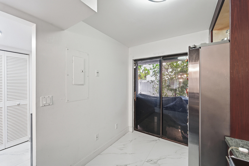 644 Ne 195th Street - Photo 8