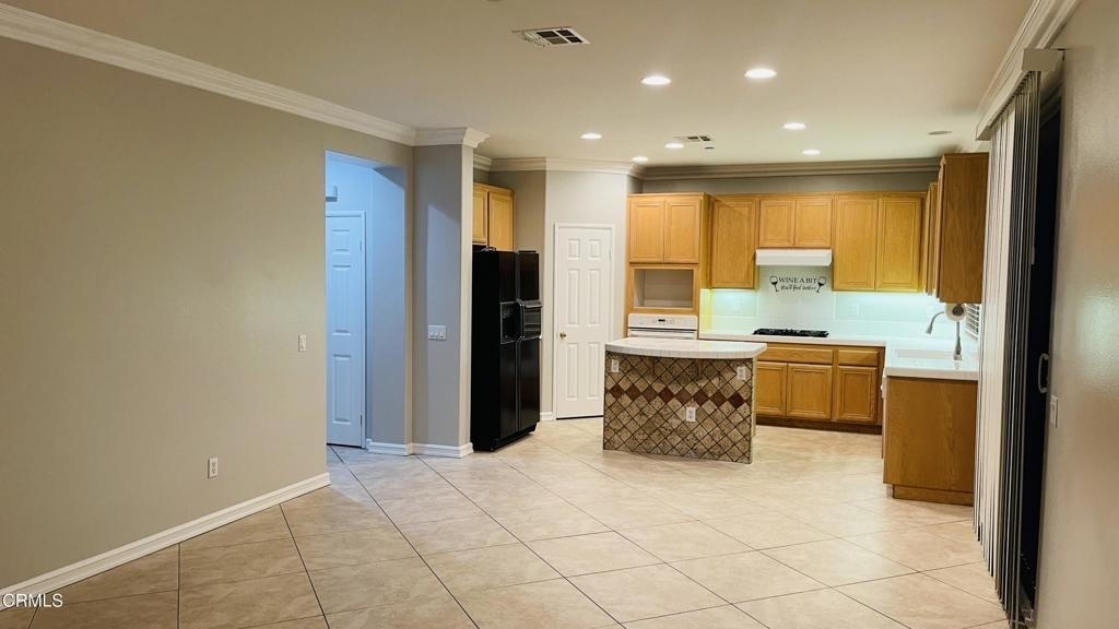 350 Huerta Street - Photo 10