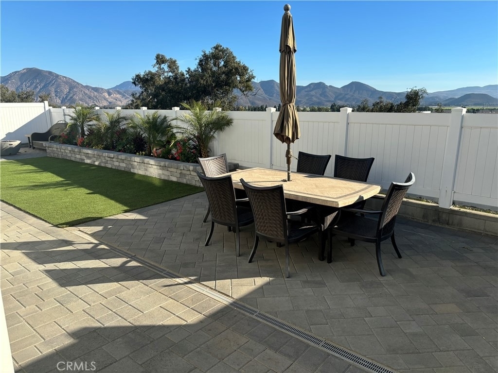 2126 Grandview - Photo 13