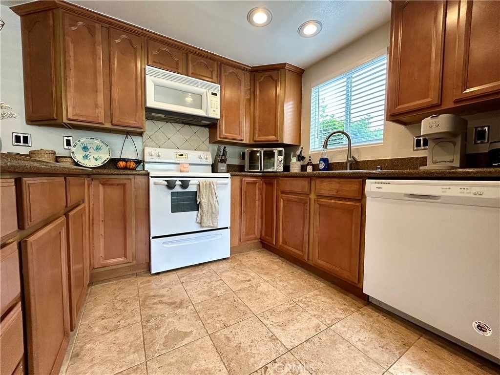 31916 Del Cielo Este - Photo 2