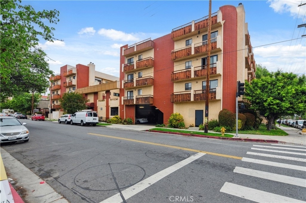 8710 Independence Avenue - Photo 21
