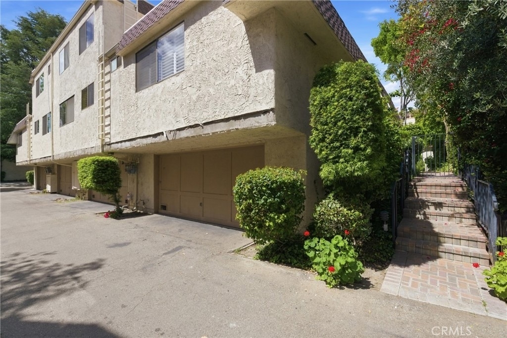 6225 Shoup Avenue - Photo 1