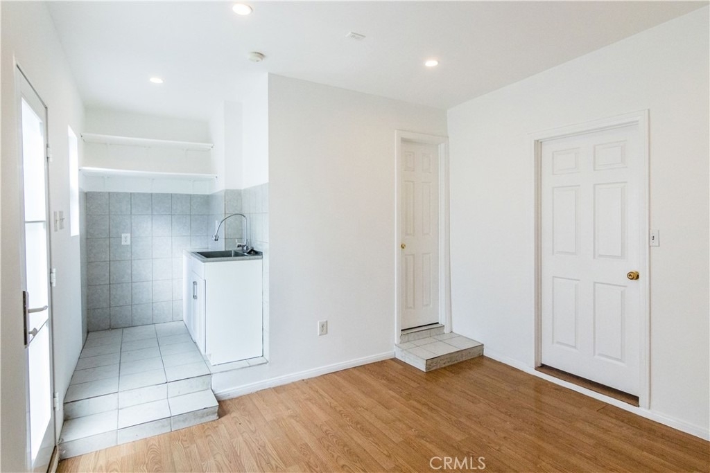 1094 S Plymouth - Photo 22