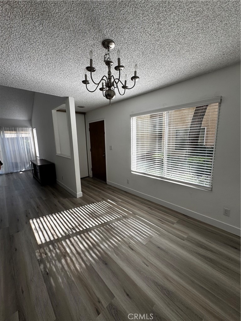 22330 Victory Boulevard - Photo 11