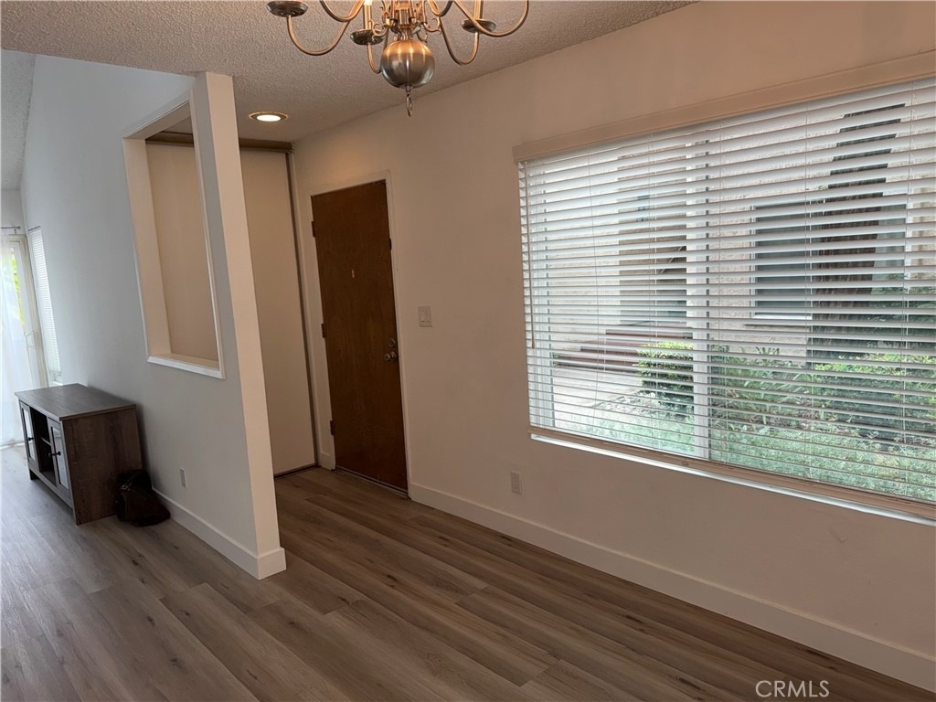 22330 Victory Boulevard - Photo 7