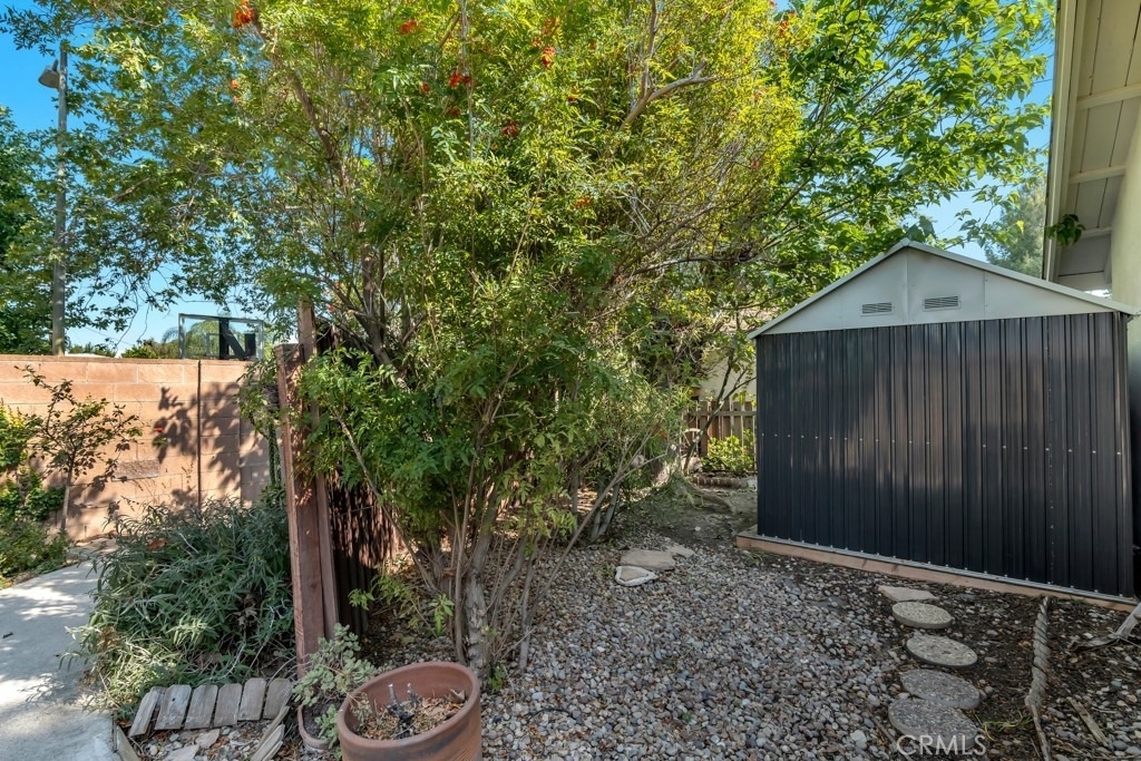 23101 Lanark Street - Photo 12