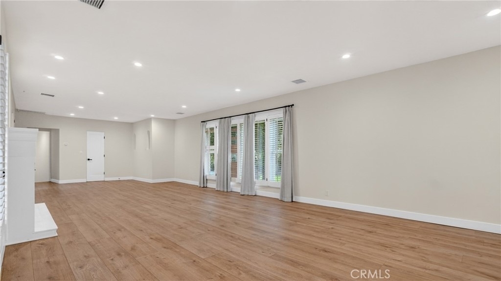 4711 Tyrone - Photo 18