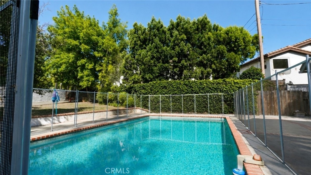 4711 Tyrone - Photo 4