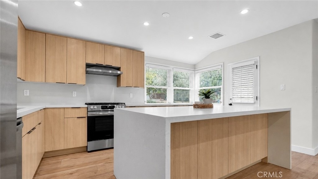 4711 Tyrone - Photo 32