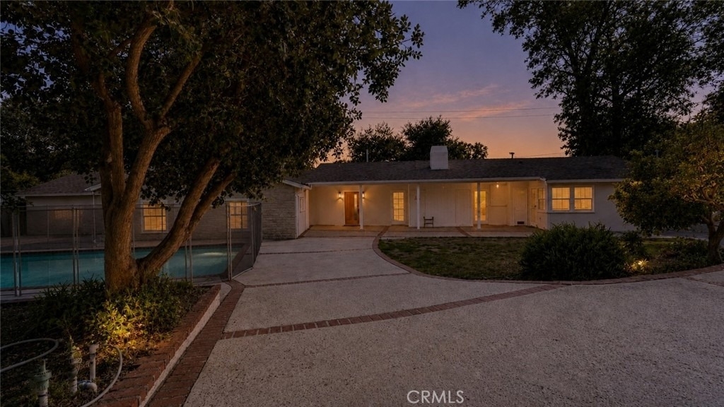 4711 Tyrone - Photo 7