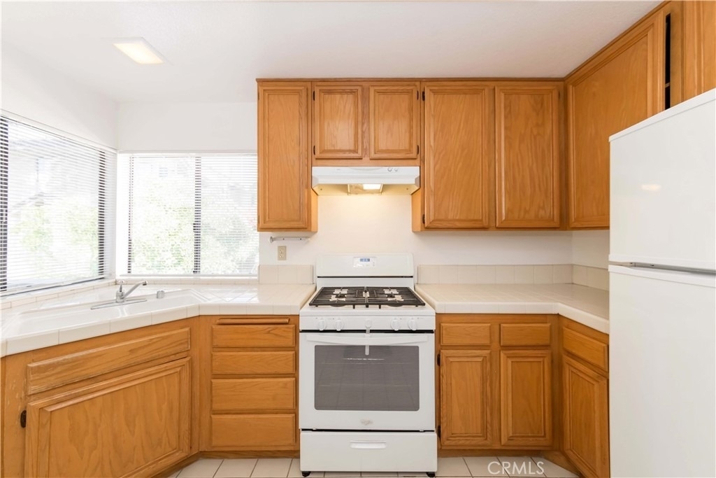 2577 Plaza Del Amo - Photo 9