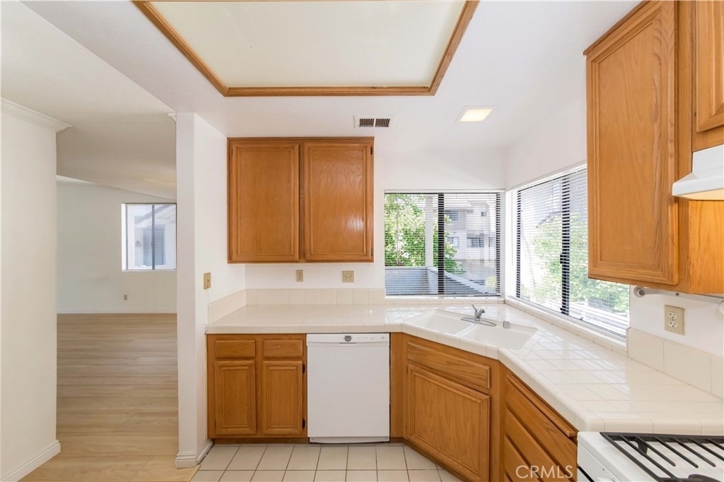 2577 Plaza Del Amo - Photo 11