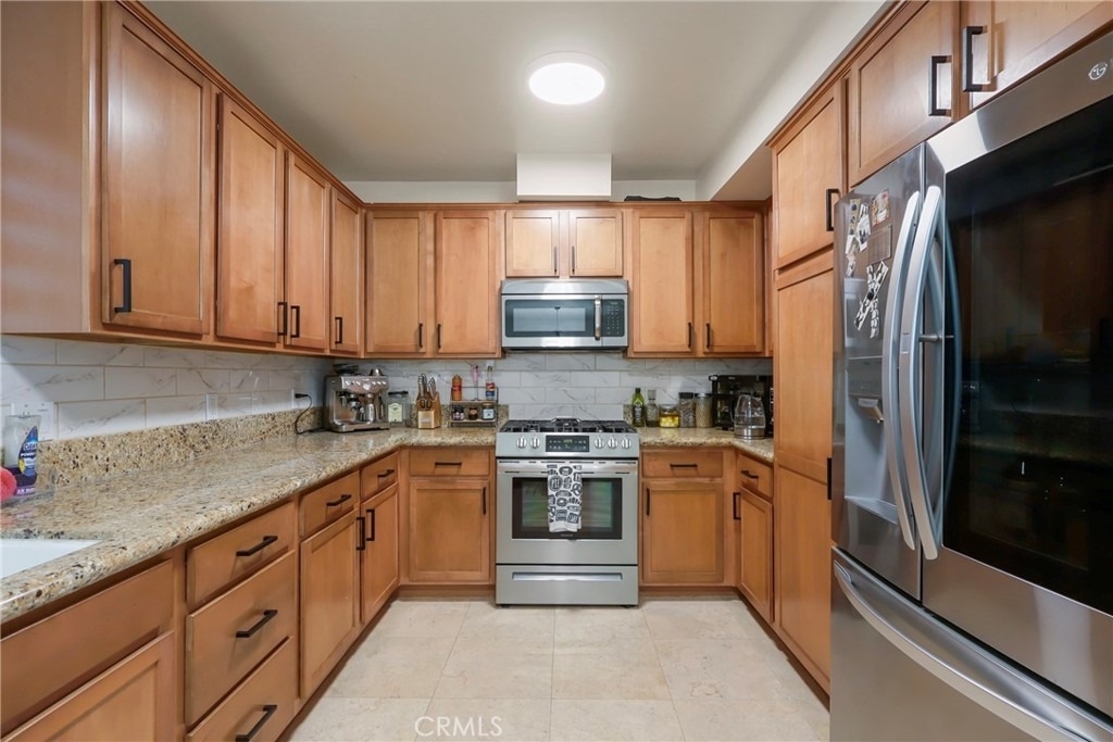 1611 W 208th St - Photo 8