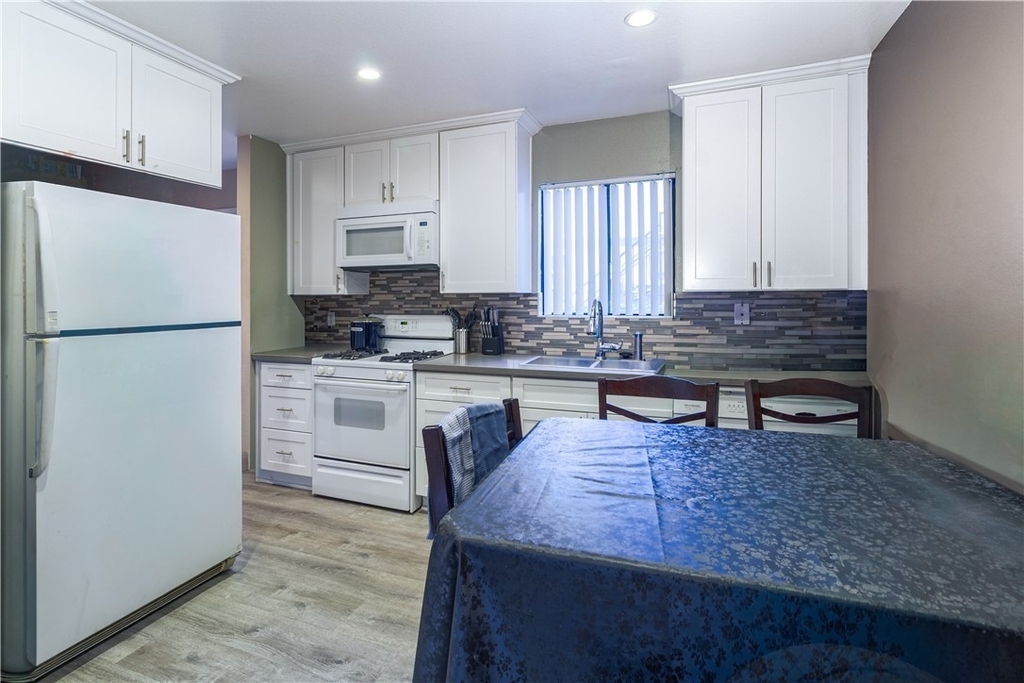 628 E Birch - Photo 2