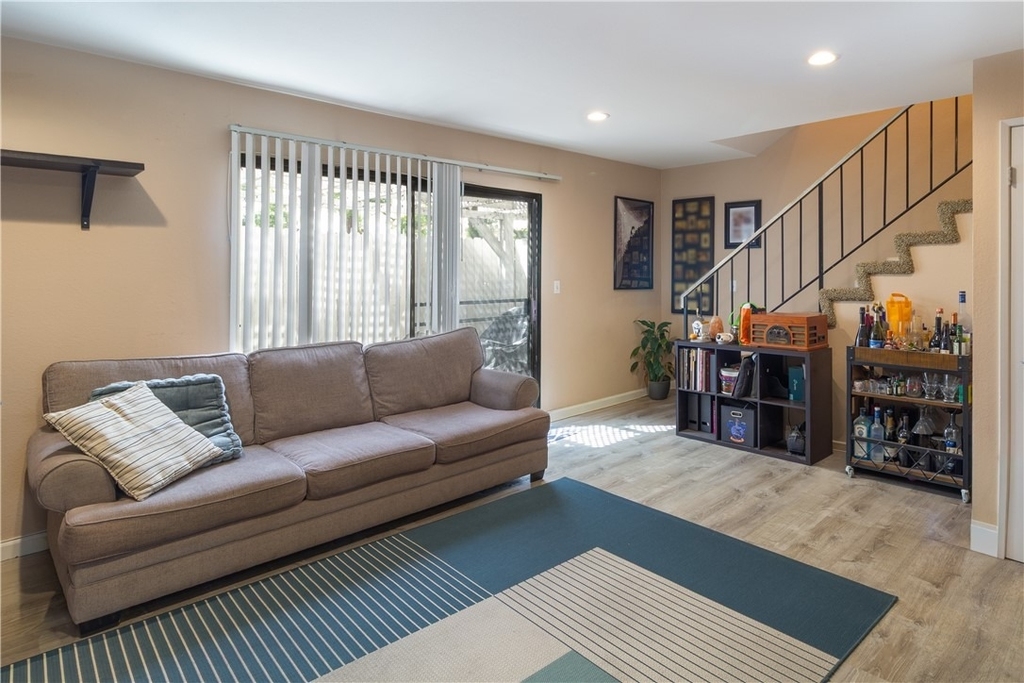 628 E Birch - Photo 1