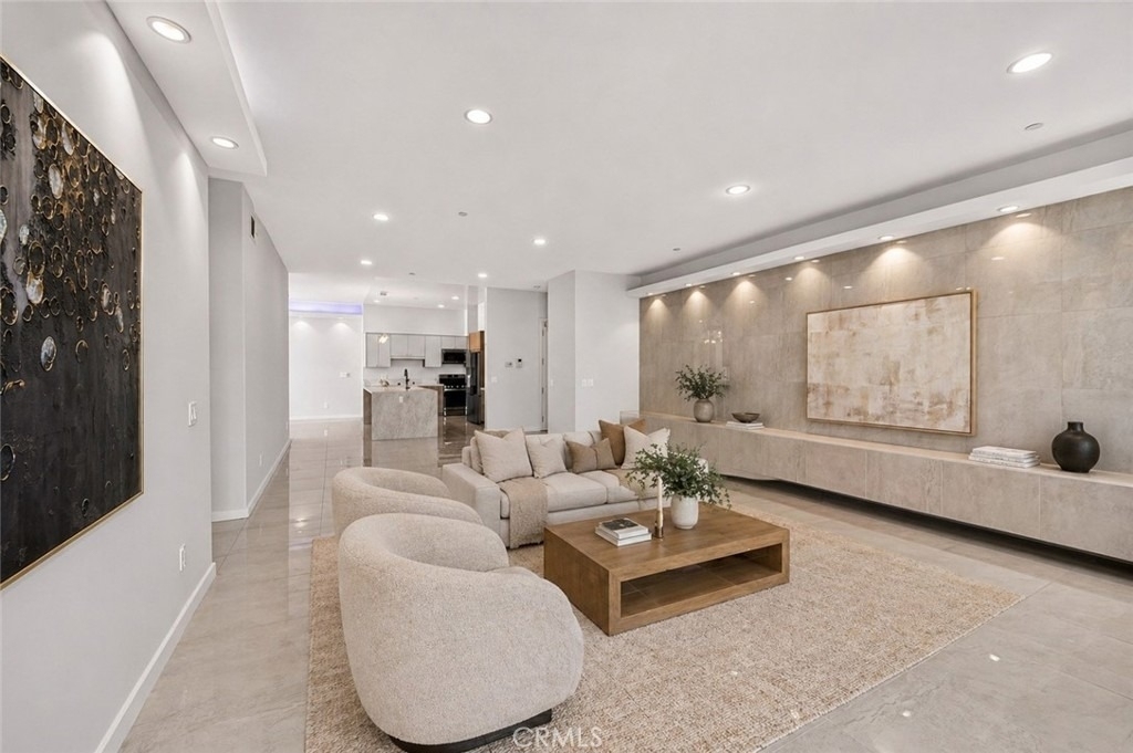 401 N Serrano - Photo 4