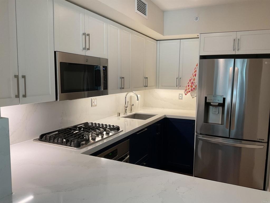 500 W Harbor Drive W - Photo 3