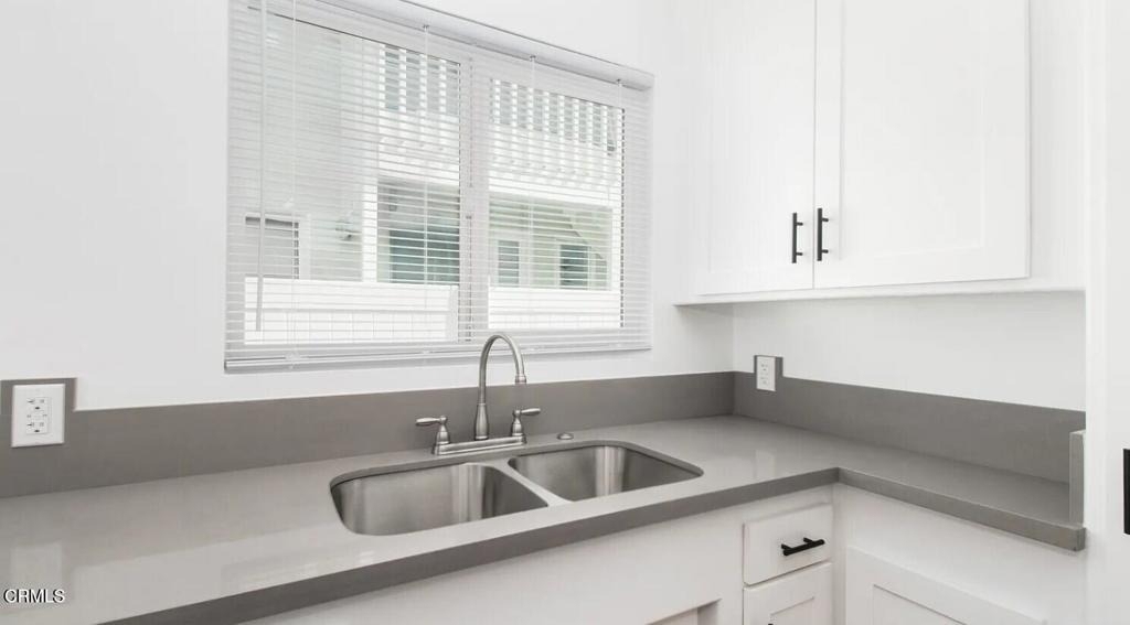 230 N Hollywood Way N - Photo 7