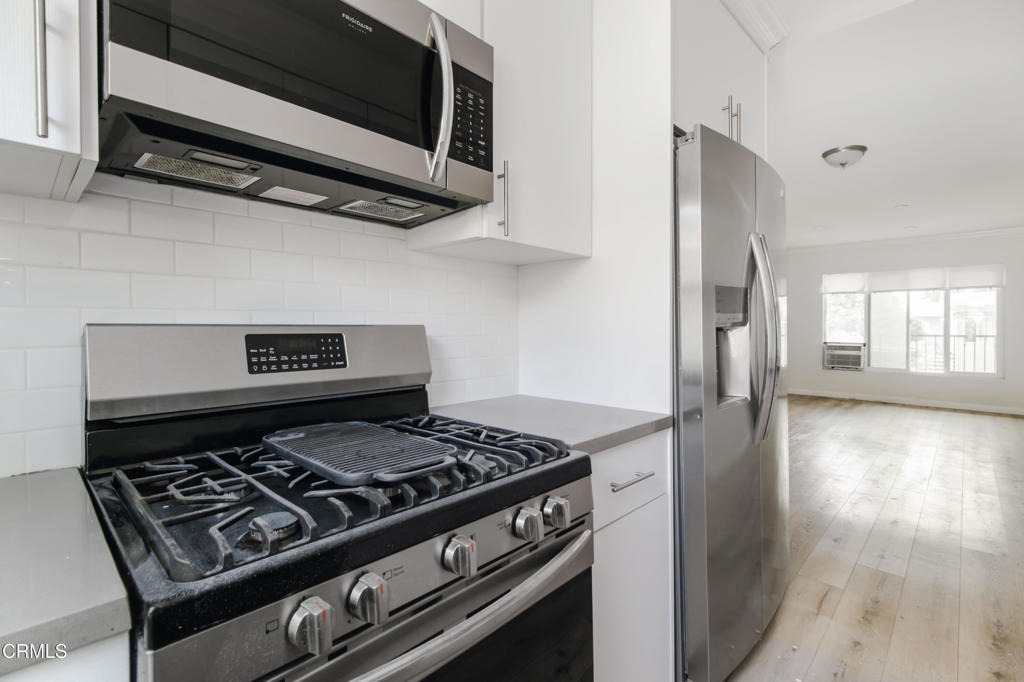 1736 Normandie Avenue - Photo 6