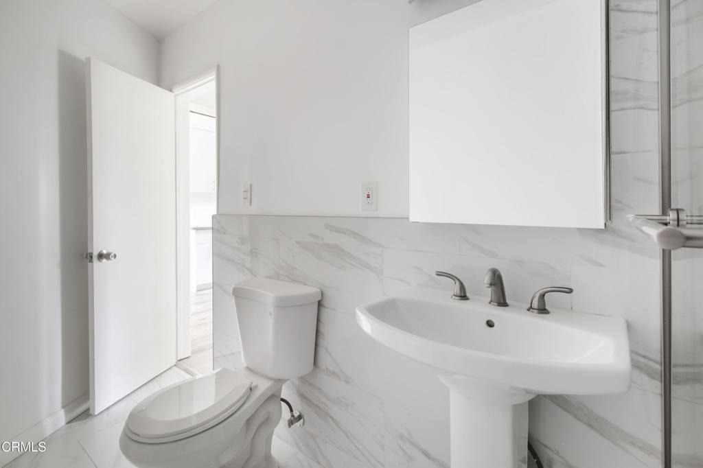 1736 Normandie Avenue - Photo 10