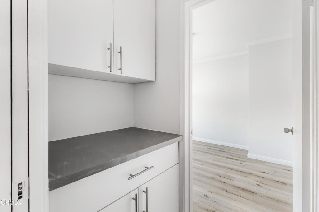 1736 Normandie Avenue - Photo 7