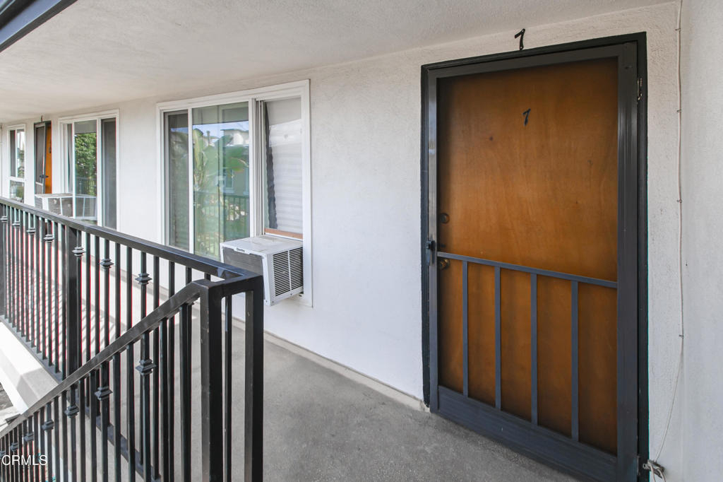1736 Normandie Avenue - Photo 16