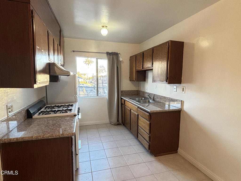 124 S Olive Avenue - Photo 3