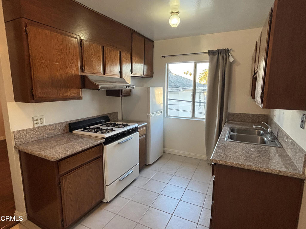 124 S Olive Avenue - Photo 4