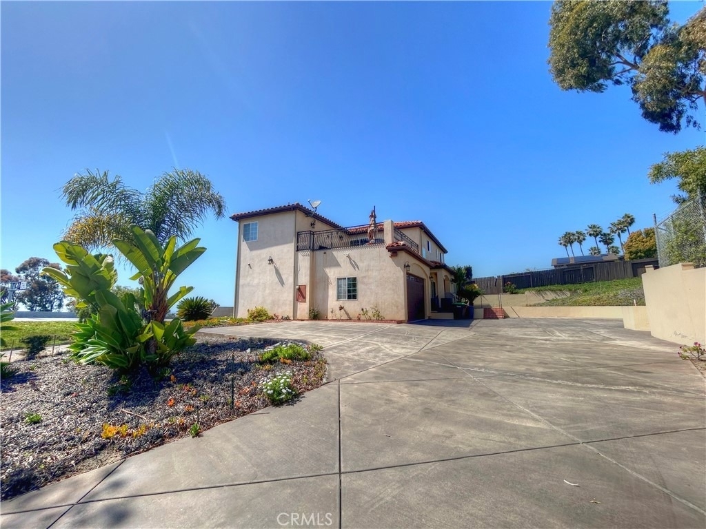 104 Avenida Caballeros - Photo 2
