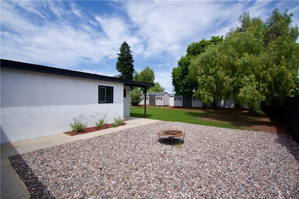 820 Iris - Photo 15