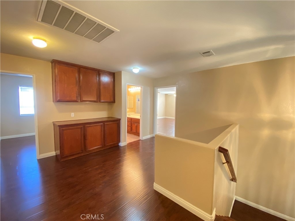 708 Hillview Street - Photo 15