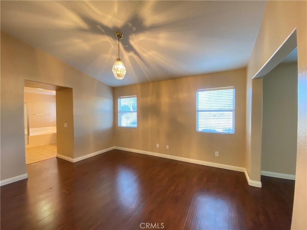 708 Hillview Street - Photo 18