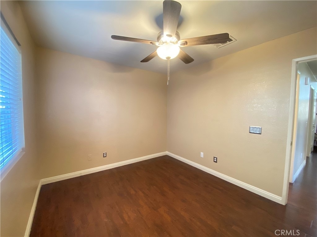 708 Hillview Street - Photo 11