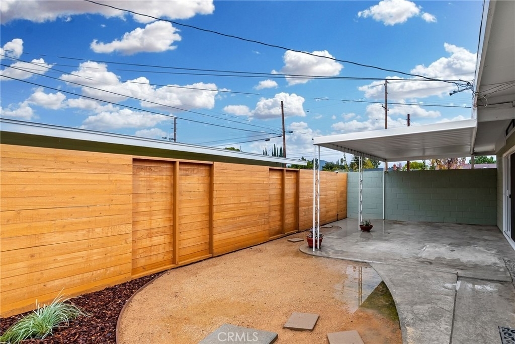 1335 Campus Avenue - Photo 24