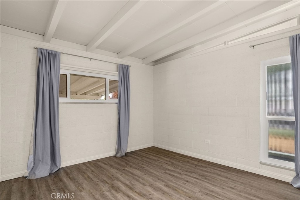 1335 Campus Avenue - Photo 12