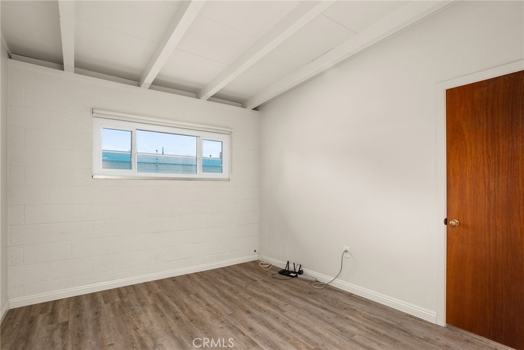 1335 Campus Avenue - Photo 18