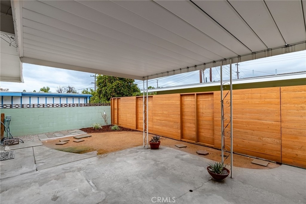 1335 Campus Avenue - Photo 23