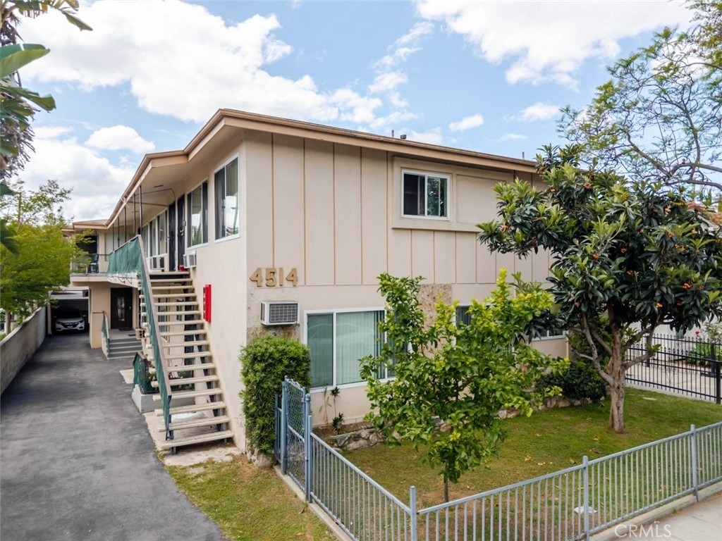 4514 Franklin Avenue - Photo 0