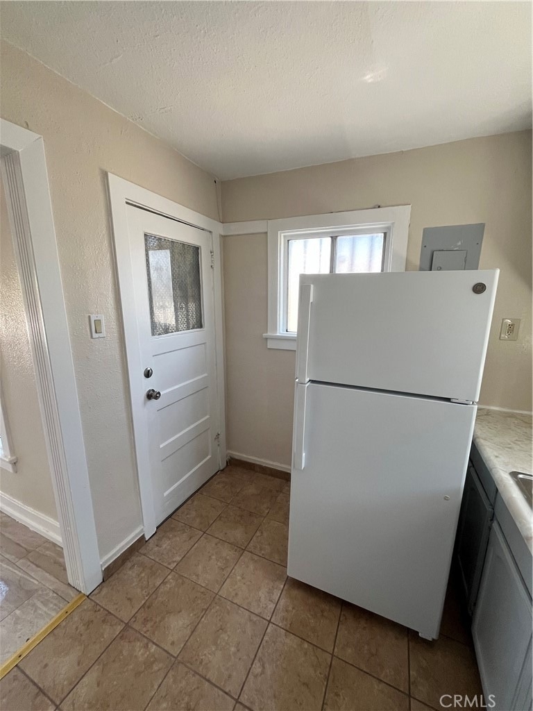 5216 S Budlong - Photo 27