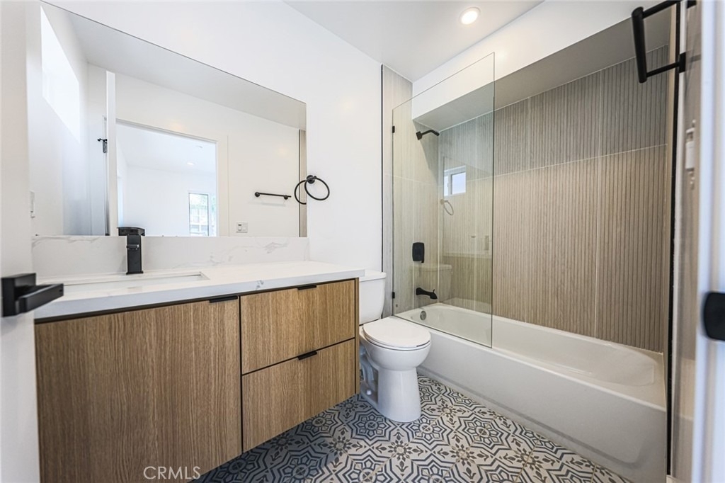 1239 N Orange Drive - Photo 32