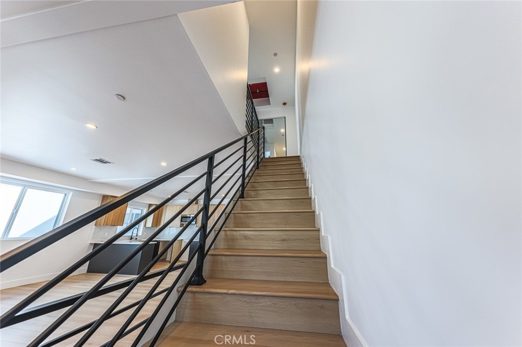 1239 N Orange Drive - Photo 28