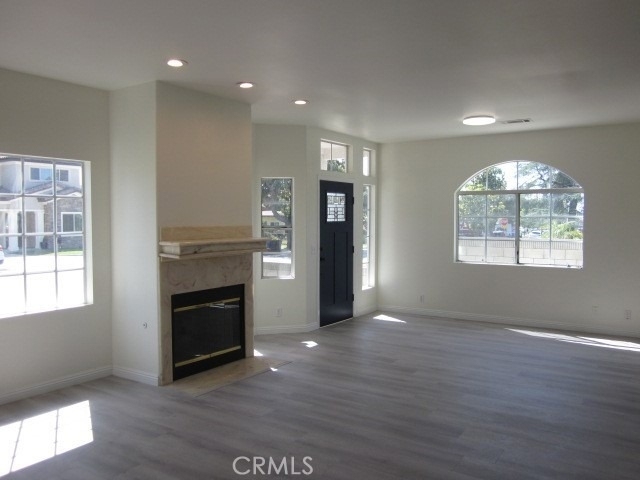 6017 Primrose Avenue - Photo 2