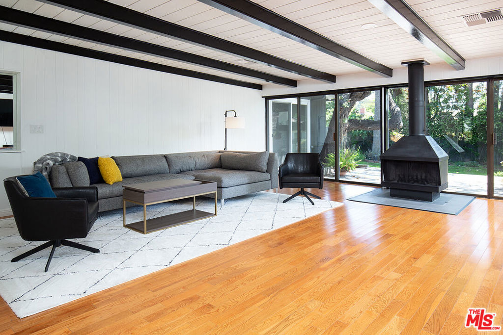 1900 Sycamore Drive - Photo 7